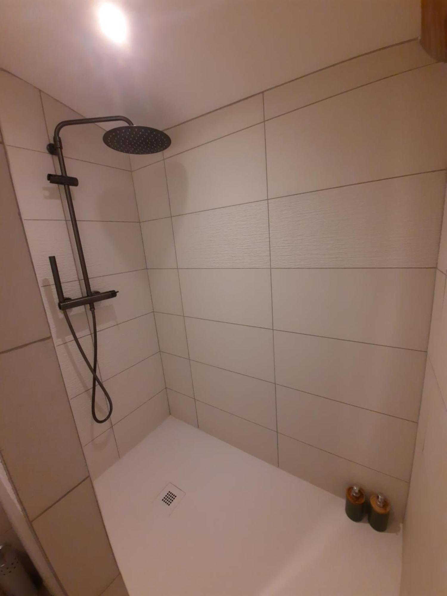 La Bonbonniere Gite De Charme Avec Jacuzzi Malaucene Exterior photo
